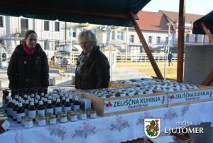 1. Božična tržnica na Glavnem trgu v Ljutomeru 2